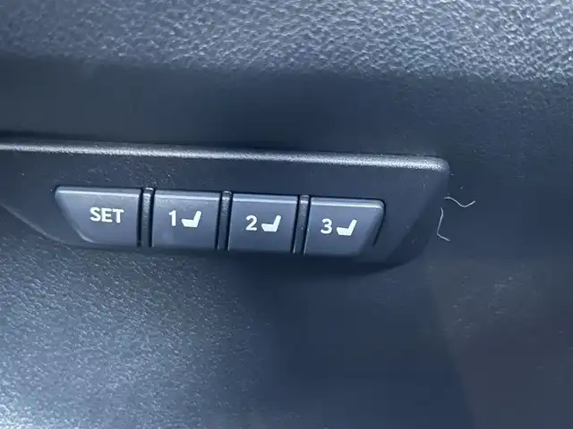 レクサス ＮＸ 300 スパイス&シック 愛知県 2020(令2)年 4万km ソニッククォーツ 純正10.3インチワイドナビ/　AM/FM・CD/DVD・BT・USB/ムーンルーフ/全方位カメラ/パノラミックビューモニター/プリクラッシュセーフティシステム/レーントレーシングアシスト/アダプティブハイビームシステム/レーダークルーズコントローズ/先行車発進告知機能/ブラインドスポットモニター/パーキングサポートブレーキ/パワーバックドア/三眼LEDヘッドランプ/ステアリングヒーター/前席シートヒーター/エアシート/パワーシート/運転席シートメモリー/純正18インチAW/純正フロアマット/ETC2.0/カードキー/保証書/取説