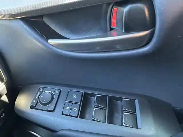 レクサス ＮＸ 300 スパイス&シック 愛知県 2020(令2)年 4万km ソニッククォーツ 純正10.3インチワイドナビ/　AM/FM・CD/DVD・BT・USB/ムーンルーフ/全方位カメラ/パノラミックビューモニター/プリクラッシュセーフティシステム/レーントレーシングアシスト/アダプティブハイビームシステム/レーダークルーズコントローズ/先行車発進告知機能/ブラインドスポットモニター/パーキングサポートブレーキ/パワーバックドア/三眼LEDヘッドランプ/ステアリングヒーター/前席シートヒーター/エアシート/パワーシート/運転席シートメモリー/純正18インチAW/純正フロアマット/ETC2.0/カードキー/保証書/取説