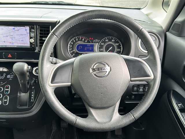 日産 デイズ ルークス ハイウェイスターX Gパッケージ 石川県 2017(平29)年 4.5万km プレミアムパープルP 純正ナビ/DVD/フルセグ/Bluetooth/SD/衝突軽減ブレーキ/プッシュスタート/アラウンドビューモニター/ETC/純正15インチAW/オートLEDヘッドライト/フォグライト/横滑り防止装置/ウィンカーミラー/純正フロアマット/スマートキー