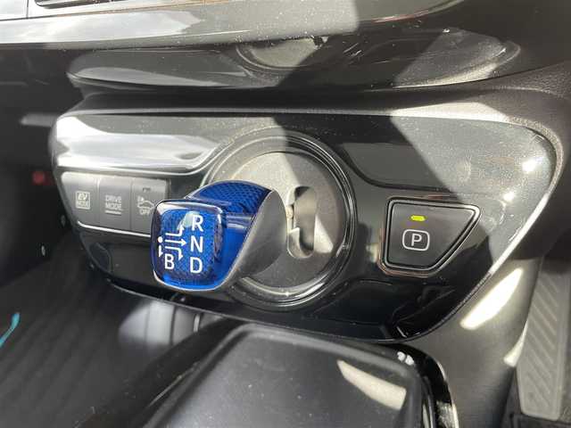 トヨタ プリウス A 佐賀県 2019(平31)年 5.4万km ホワイトパールクリスタルシャイン 純正7型ナビゲーション/バックカメラ/ビルトインETC/前方ドライブレコーダー/ステアリングヒーター/HUD/BSM/パーキングアシスト/プリクラッシュセーフティ/レーダークルーズコントロール/フロアマット/LEDヘッドライト/フォグランプ