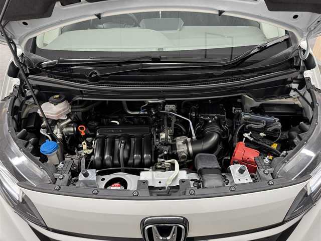 ホンダ フリード ハイブリット G 三重県 2023(令5)年 1万km プラチナホワイトパール ハイブリッド/FF/i-DCD（インパネ7DCT）（7AT）/純正 9型ナビ/（CD/DVD/FM/AM/TV/SD/MusicRack/USB/iPod/Bluetooth/HDMI/CarPlay）/両側パワースライドドア/ドライブレコーダー 前後/Honda SENSING/・衝突軽減ブレーキ［CMBS］/・車線維持支援システム［LKAS］/・路外逸脱抑制機能/・標識認識機能/・先行車発進お知らせ機能/・アダプティブクルーズコントロール［ACC］/装備/・シートヒーター（D/N）/・オートライトシステム/・LEDヘッドライト＋LEDアクティブコーナリングライト/・熱線入りフロントワイパー/・オートエアコン/・ヒーター付ドアミラー/・ステアリングリモコン/・プッシュスタート/・スマートキーシステム/・保/取/ナビ取