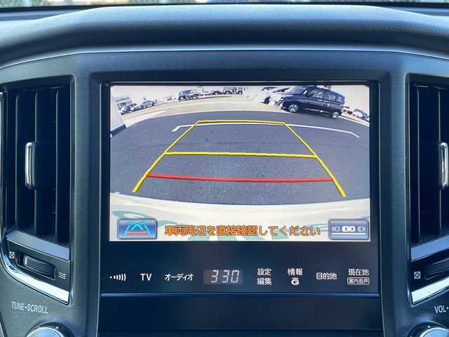 トヨタ クラウン ハイブリッド アスリートS ブラックスタイル 山口県 2015(平27)年 6.1万km ホワイトパールクリスタルシャイン サンルーフ/純正メーカーSDナビ/・フルセグテレビ（走行中視聴可能）/・Bluetooth/・AM/FM/CD/DVD/バックカメラ/クルーズコントロール/純正18インチAW/レザーシート/シートヒーター/エアシート/パワーシート/革巻きステアリング/ステアリングヒーター/HIDヘッドライト/オートライト/フォグランプ/ETC/プッシュスタート/社外ドラレコ/レーダー探知機(AR-252GA)/スペアキー×１/取扱説明書/保証書