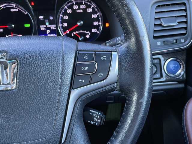 トヨタ クラウン ハイブリッド アスリートS ブラックスタイル 山口県 2015(平27)年 6.1万km ホワイトパールクリスタルシャイン サンルーフ/純正メーカーSDナビ/・フルセグテレビ（走行中視聴可能）/・Bluetooth/・AM/FM/CD/DVD/バックカメラ/クルーズコントロール/純正18インチAW/レザーシート/シートヒーター/エアシート/パワーシート/革巻きステアリング/ステアリングヒーター/HIDヘッドライト/オートライト/フォグランプ/ETC/プッシュスタート/社外ドラレコ/レーダー探知機(AR-252GA)/スペアキー×１/取扱説明書/保証書