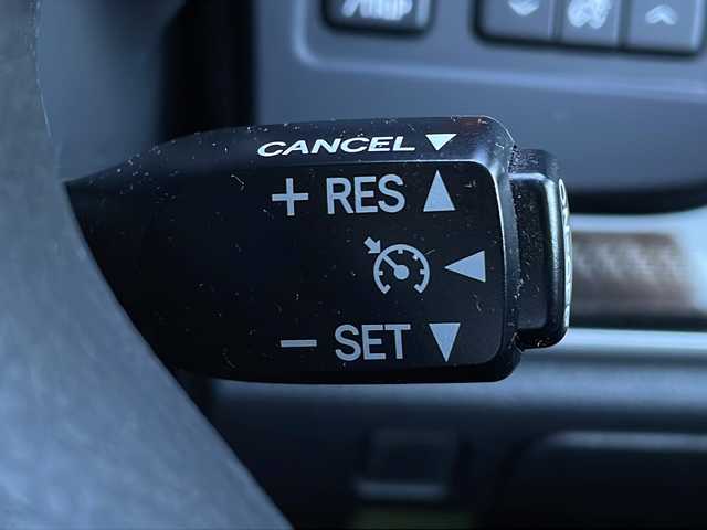 トヨタ クラウン ハイブリッド アスリートS ブラックスタイル 山口県 2015(平27)年 6.1万km ホワイトパールクリスタルシャイン サンルーフ/純正メーカーSDナビ/・フルセグテレビ（走行中視聴可能）/・Bluetooth/・AM/FM/CD/DVD/バックカメラ/クルーズコントロール/純正18インチAW/レザーシート/シートヒーター/エアシート/パワーシート/革巻きステアリング/ステアリングヒーター/HIDヘッドライト/オートライト/フォグランプ/ETC/プッシュスタート/社外ドラレコ/レーダー探知機(AR-252GA)/スペアキー×１/取扱説明書/保証書