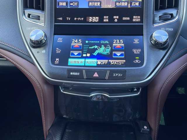 トヨタ クラウン ハイブリッド アスリートS ブラックスタイル 山口県 2015(平27)年 6.1万km ホワイトパールクリスタルシャイン サンルーフ/純正メーカーSDナビ/・フルセグテレビ（走行中視聴可能）/・Bluetooth/・AM/FM/CD/DVD/バックカメラ/クルーズコントロール/純正18インチAW/レザーシート/シートヒーター/エアシート/パワーシート/革巻きステアリング/ステアリングヒーター/HIDヘッドライト/オートライト/フォグランプ/ETC/プッシュスタート/社外ドラレコ/レーダー探知機(AR-252GA)/スペアキー×１/取扱説明書/保証書