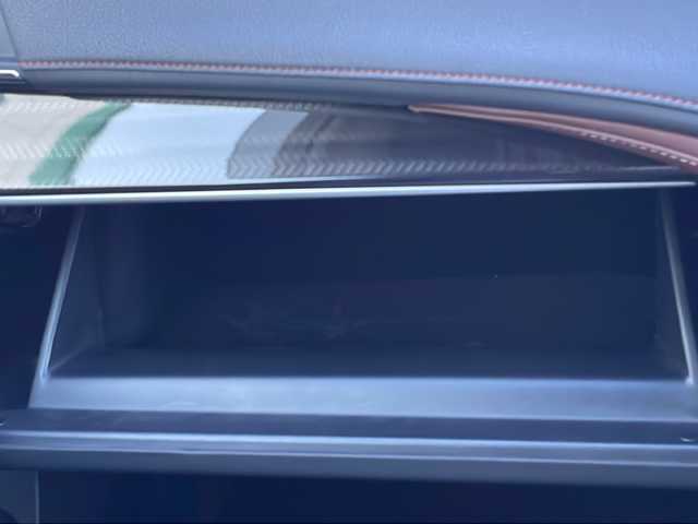 トヨタ クラウン ハイブリッド アスリートS ブラックスタイル 山口県 2015(平27)年 6.1万km ホワイトパールクリスタルシャイン サンルーフ/純正メーカーSDナビ/・フルセグテレビ（走行中視聴可能）/・Bluetooth/・AM/FM/CD/DVD/バックカメラ/クルーズコントロール/純正18インチAW/レザーシート/シートヒーター/エアシート/パワーシート/革巻きステアリング/ステアリングヒーター/HIDヘッドライト/オートライト/フォグランプ/ETC/プッシュスタート/社外ドラレコ/レーダー探知機(AR-252GA)/スペアキー×１/取扱説明書/保証書