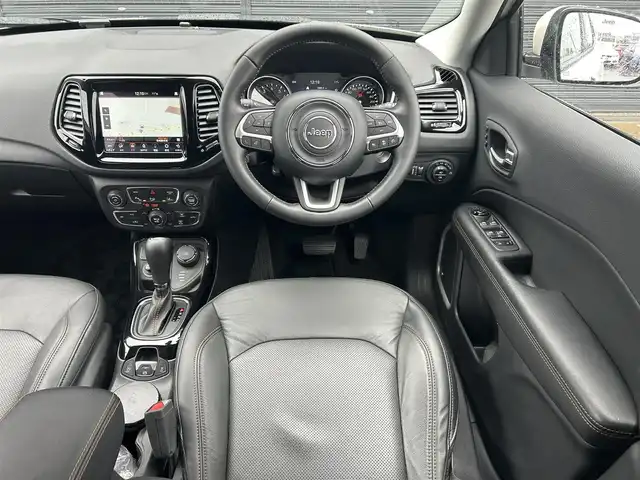 クライスラー・ジープ ジープ コンパス リミテッド 茨城県 2020(令2)年 2.6万km 白 ワンオーナー　/ｂｅａｔｓサウンド　/衝突軽減Ｂ　/ＡＣＣ　/レーンセンス　/ＢＳＭ　/Ｂカメラ　/パークセンス　/ナビ　/ＴＶ　/黒革　/シートＨ　/ＰＷシート　/ＰＷテールゲート　/オートハイビーム　/ＥＴＣ　/前後ドラレコ/禁煙車