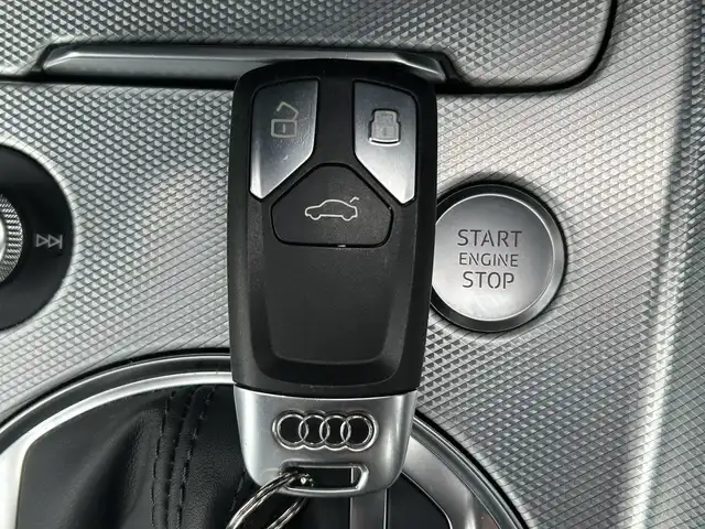 アウディ ＴＴクーペ 2．0 TFSI クワトロ 道南・函館 2016(平28)年 4万km 白 マトリクスLED/黒レザーシート/前席シートヒーター/バーチャルコクピット/純正ナビTV/AUX・USB・Bluetooth/バックカメラ/前後コーナーセンサー/アダクティブクルーズコントロール/ブラインドスポット/ETC2.0/スマートキー