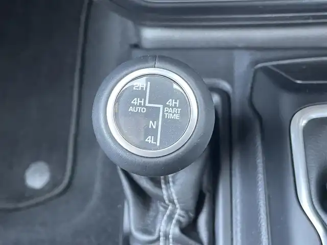 クライスラー・ジープ ジープ ラングラー アンリミテッド サハラ 香川県 2019(令1)年 5.5万km 白 スマートキー/4WD/アイドリングストップ/ACC/バックカメラ/純正ナビ/地デジ/Bluetooth/ETC/ブラックレザーシート/シートヒーター/純正18インチアルミ/コーナーセンサー/ブラインドスポットモニター/衝突軽減