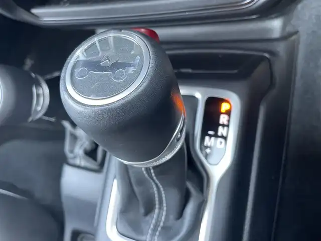 クライスラー・ジープ ジープ ラングラー アンリミテッド サハラ 香川県 2019(令1)年 5.5万km 白 スマートキー/4WD/アイドリングストップ/ACC/バックカメラ/純正ナビ/地デジ/Bluetooth/ETC/ブラックレザーシート/シートヒーター/純正18インチアルミ/コーナーセンサー/ブラインドスポットモニター/衝突軽減