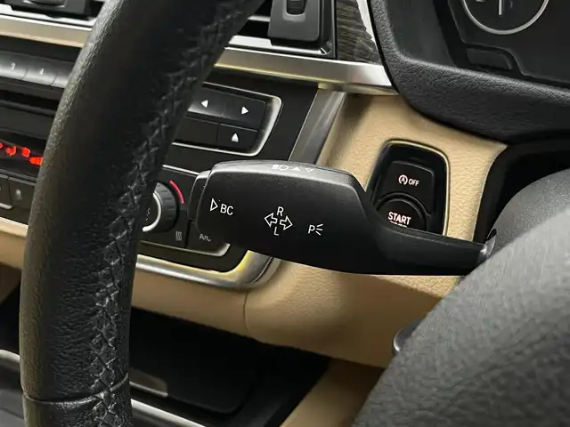 ＢＭＷ ３２０ｉ ラグジュアリー 山梨県 2014(平26)年 6.4万km 白 当店買取/白革/純正HDDナビ/バックカメラ/前席シートヒーター/アンビエントライト/オートライト/HIDヘッドライト/衝突警告/レーンキープ/クルコン/コーナーセンサー/純正17インチAW/ドラレコ/ETC/スペアキー