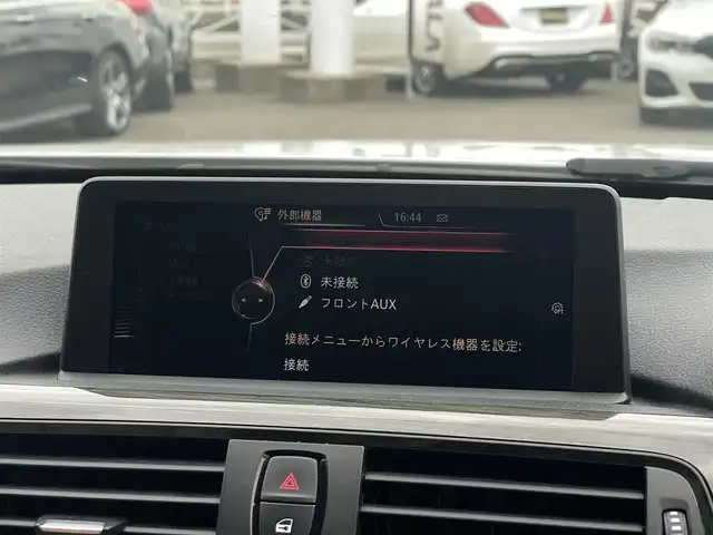ＢＭＷ ３２０ｉ ラグジュアリー 山梨県 2014(平26)年 6.4万km 白 当店買取/白革/純正HDDナビ/バックカメラ/前席シートヒーター/アンビエントライト/オートライト/HIDヘッドライト/衝突警告/レーンキープ/クルコン/コーナーセンサー/純正17インチAW/ドラレコ/ETC/スペアキー