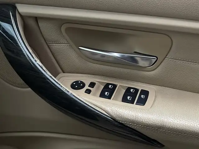 ＢＭＷ ３２０ｉ ラグジュアリー 山梨県 2014(平26)年 6.4万km 白 当店買取/白革/純正HDDナビ/バックカメラ/前席シートヒーター/アンビエントライト/オートライト/HIDヘッドライト/衝突警告/レーンキープ/クルコン/コーナーセンサー/純正17インチAW/ドラレコ/ETC/スペアキー