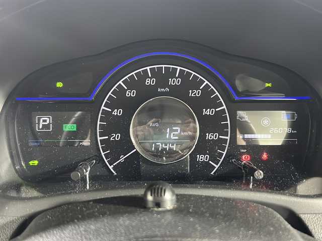 日産 ノート e－パワー メダリスト 福岡県 2018(平30)年 2.6万km プレミアムコロナオレンジ 純正7型メモリーナビゲーション（MM318-W）/CD DVD BT USB/フルセグテレビ/アラウンドビューモニター/デジタルインナーミラー/LEDヘッドライト/ETC/ドライブレコーダー/コーナーセンサー/スマートキー/プッシュスタートエンジン