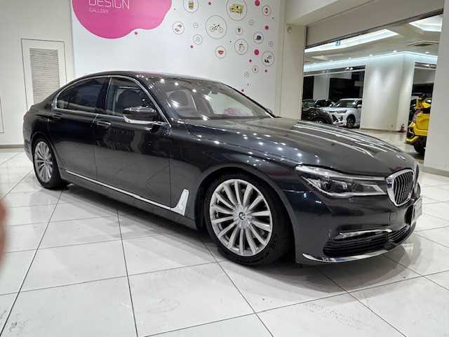 ＢＭＷ ７４０ｉ 740i 埼玉県 2016(平28)年 5.7万km 黒 ドライバーアシストシステム/純正メーカーナビ/　CD/DVD/BT/フルセグ/USB/アラウンドビューモニター/電動トランク/レザーシート/シートヒーター/エアシート/レダークルーズコントロール/レーンキープアシスト/純正19インチアルミホイール/スマートキー/禁煙車