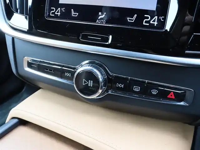 ボルボ Ｖ９０ T6 AWD インスクリプション 宮城県 2017(平29)年 7.7万km ライトブルー パノラマサンルーフ/Bowers&Wilkinsプレミアムサウンド/茶革シート（パーフォレーテッド・ファインナッパレザー）/ヘッドアップディスプレイ/アクティブクルーズコントロール/ブラインドスポットモニター/レーンキープアシスト/フットオープナー/パワーリアゲート/メモリ付パワーシート/シートベンチレーション/シートヒーター/ステアリングヒーター/純正HDDナビ(BT/USB/CD/AUX/CarPlay)/フルセグTV/360°カメラ/バックカメラ/純正20AW/アクティブベンディングランプ/LEDオートライト/オートホールド/ステアリングスイッチ/ドライブレコーダー(前後)/ETC/リモートキー/カラーコード　721　マッセルブルーメタリック