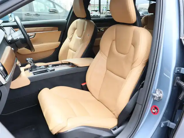 ボルボ Ｖ９０ T6 AWD インスクリプション 宮城県 2017(平29)年 7.7万km ライトブルー パノラマサンルーフ/Bowers&Wilkinsプレミアムサウンド/茶革シート（パーフォレーテッド・ファインナッパレザー）/ヘッドアップディスプレイ/アクティブクルーズコントロール/ブラインドスポットモニター/レーンキープアシスト/フットオープナー/パワーリアゲート/メモリ付パワーシート/シートベンチレーション/シートヒーター/ステアリングヒーター/純正HDDナビ(BT/USB/CD/AUX/CarPlay)/フルセグTV/360°カメラ/バックカメラ/純正20AW/アクティブベンディングランプ/LEDオートライト/オートホールド/ステアリングスイッチ/ドライブレコーダー(前後)/ETC/リモートキー/カラーコード　721　マッセルブルーメタリック