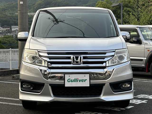 ホンダ ステップワゴン スパーダ Z 長崎県 2013(平25)年 7.4万km スーパープラチナメタリック ・社外ナビ（AM/FM/TV/IPOD）/・ブルートゥース/・USB/・両側パワースライドドア/・横滑り防止装置/・アイドリングストップ/・オートライト/・フリップダウンモニター/・パドルシフト/・３列シート