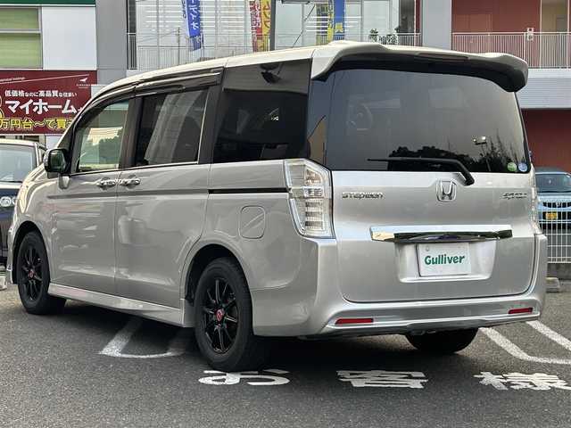 ホンダ ステップワゴン スパーダ Z 長崎県 2013(平25)年 7.4万km スーパープラチナメタリック ・社外ナビ（AM/FM/TV/IPOD）/・ブルートゥース/・USB/・両側パワースライドドア/・横滑り防止装置/・アイドリングストップ/・オートライト/・フリップダウンモニター/・パドルシフト/・３列シート