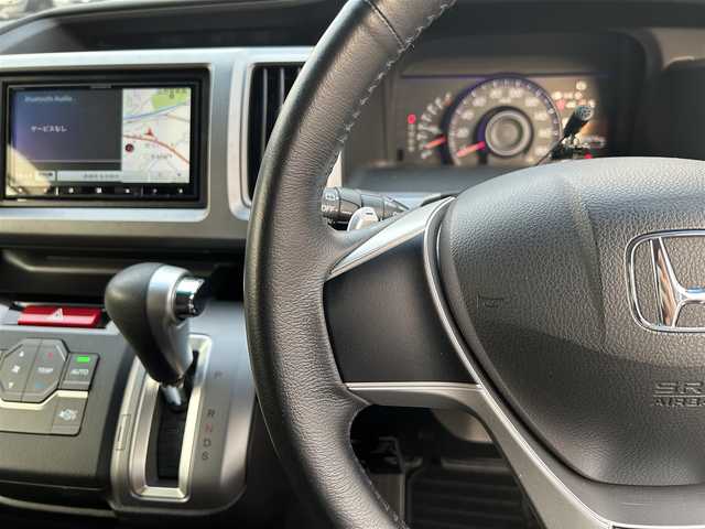 ホンダ ステップワゴン スパーダ Z 長崎県 2013(平25)年 7.4万km スーパープラチナメタリック ・社外ナビ（AM/FM/TV/IPOD）/・ブルートゥース/・USB/・両側パワースライドドア/・横滑り防止装置/・アイドリングストップ/・オートライト/・フリップダウンモニター/・パドルシフト/・３列シート