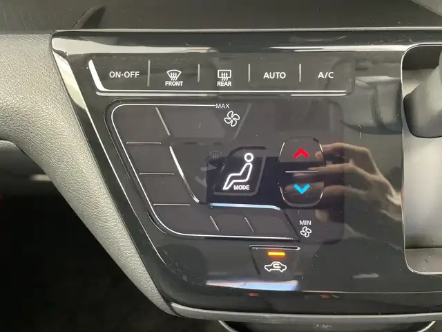 日産 デイズ ハイウェイスターX 愛知県 2020(令2)年 4.1万km オーシャンブルーP 純正ナビ/・フルセグ/・Bluetooth/・CD/バックカメラ/フォグランプ/ステアリングスイッチ/ETC/ドライブレコーダー/コーナーセンサー/ABS/車線逸脱抑制装置/横滑り防止装置/盗難防止装置/衝突軽減ブレーキ/オートライト/LEDヘッドライト/カーテンエアバック/純正アルミホイール/スマートキー