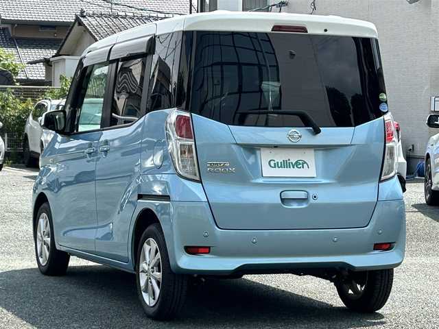日産 デイズ ルークス X Vセレクション 熊本県 2019(令1)年 1.9万km ホワイトソリッド/アイスブルー 衝突軽減ブレーキ/プッシュスタート/社外ナビ/アラウンドビューモニター/ETC/純正14インチAW/両側パワースライドドア/前後コーナーセンサー/横滑り防止装置/フロアマット/ドアバイザー