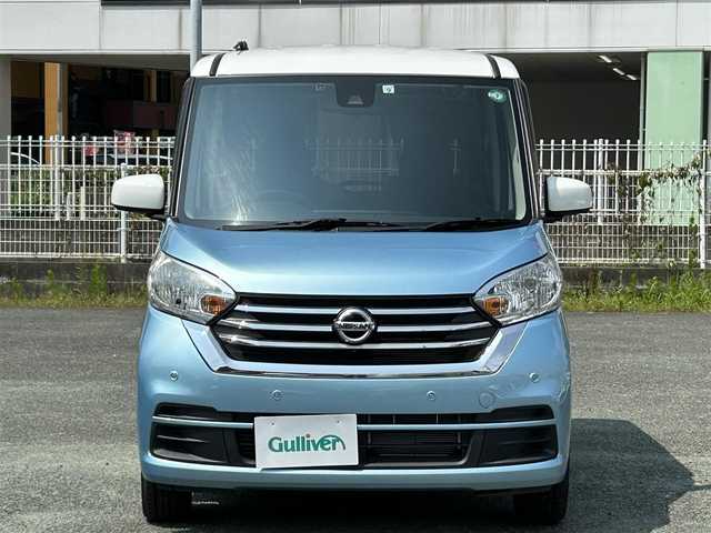 日産 デイズ ルークス X Vセレクション 熊本県 2019(令1)年 1.9万km ホワイトソリッド/アイスブルー 衝突軽減ブレーキ/プッシュスタート/社外ナビ/アラウンドビューモニター/ETC/純正14インチAW/両側パワースライドドア/前後コーナーセンサー/横滑り防止装置/フロアマット/ドアバイザー