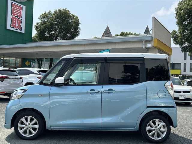 日産 デイズ ルークス X Vセレクション 熊本県 2019(令1)年 1.9万km ホワイトソリッド/アイスブルー 衝突軽減ブレーキ/プッシュスタート/社外ナビ/アラウンドビューモニター/ETC/純正14インチAW/両側パワースライドドア/前後コーナーセンサー/横滑り防止装置/フロアマット/ドアバイザー