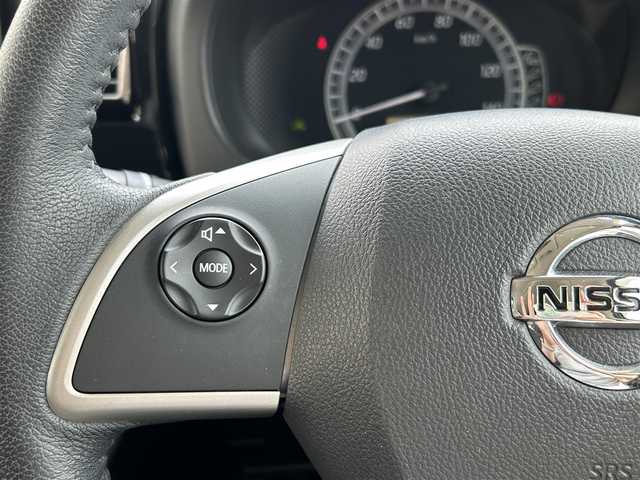 日産 デイズ ルークス X Vセレクション 熊本県 2019(令1)年 1.9万km ホワイトソリッド/アイスブルー 衝突軽減ブレーキ/プッシュスタート/社外ナビ/アラウンドビューモニター/ETC/純正14インチAW/両側パワースライドドア/前後コーナーセンサー/横滑り防止装置/フロアマット/ドアバイザー