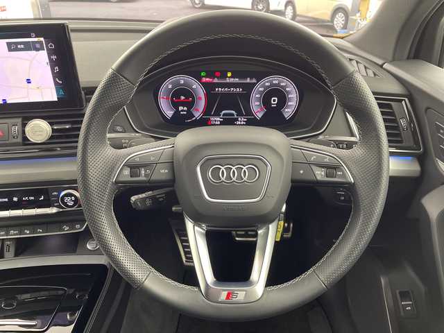 アウディ アウディ Ｑ５ 40TDIクワトロ Sライン 愛知県 2022(令4)年 1.6万km デイトナグレーパールエフェクト ワンオーナー/４WD/全周囲カメラ/ハーフレザーシート/運転席助手席パワーシート/全席シートヒーター/衝突被害軽減ブレーキ/車間距離制御システム/レーンキープアシスト/純正19インチアルミホイール/取扱説明書/保証書