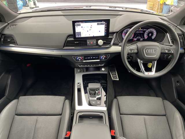 アウディ アウディ Ｑ５ 40TDIクワトロ Sライン 愛知県 2022(令4)年 1.6万km デイトナグレーパールエフェクト ワンオーナー/４WD/全周囲カメラ/ハーフレザーシート/運転席助手席パワーシート/全席シートヒーター/衝突被害軽減ブレーキ/車間距離制御システム/レーンキープアシスト/純正19インチアルミホイール/取扱説明書/保証書