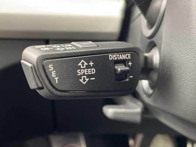 アウディ アウディ Ｑ５ 40TDIクワトロ Sライン 愛知県 2022(令4)年 1.6万km デイトナグレーパールエフェクト ワンオーナー/４WD/全周囲カメラ/ハーフレザーシート/運転席助手席パワーシート/全席シートヒーター/衝突被害軽減ブレーキ/車間距離制御システム/レーンキープアシスト/純正19インチアルミホイール/取扱説明書/保証書