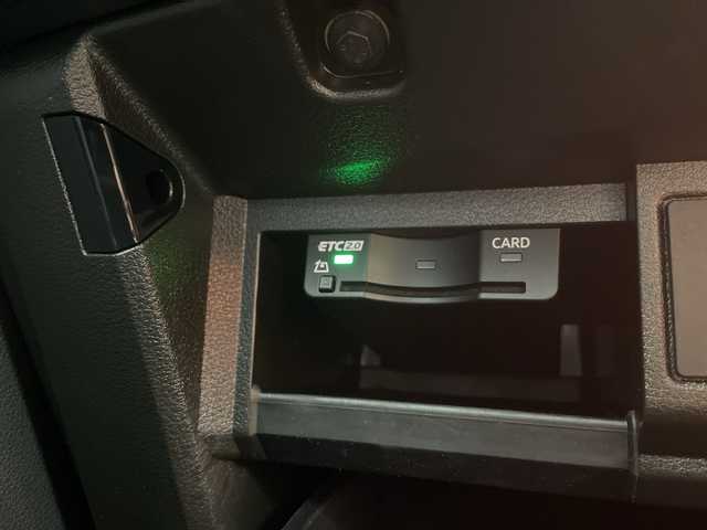 アウディ アウディ Ｑ５ 40TDIクワトロ Sライン 愛知県 2022(令4)年 1.6万km デイトナグレーパールエフェクト ワンオーナー/４WD/全周囲カメラ/ハーフレザーシート/運転席助手席パワーシート/全席シートヒーター/衝突被害軽減ブレーキ/車間距離制御システム/レーンキープアシスト/純正19インチアルミホイール/取扱説明書/保証書