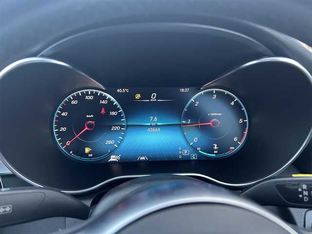 メルセデス・ベンツ Ｃ２２０ｄ ローレウスエディション 滋賀県 2020(令2)年 4.4万km グレー レザーエクスクルーシブパッケージ/ベンチレーターシート(D/N)/パノラミミックスライディングルーフ/Burmesterサウンド/エアバランスパッケージ/純正ナビ/フルセグTV/BT/USB/360°カメラ/HUD/ワイヤレスチャージ/電動リアドア/レーダーセーフティー/ACC/LKA/BSM