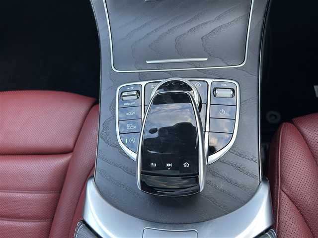 メルセデス・ベンツ Ｃ２２０ｄ ローレウスエディション 滋賀県 2020(令2)年 4.4万km グレー レザーエクスクルーシブパッケージ/ベンチレーターシート(D/N)/パノラミミックスライディングルーフ/Burmesterサウンド/エアバランスパッケージ/純正ナビ/フルセグTV/BT/USB/360°カメラ/HUD/ワイヤレスチャージ/電動リアドア/レーダーセーフティー/ACC/LKA/BSM