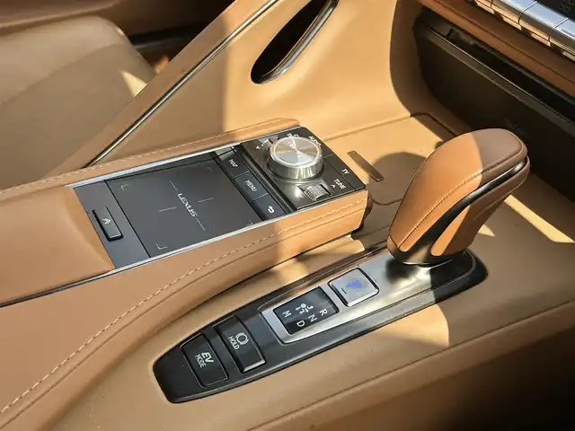 レクサス ＬＣ 500h Lパッケージ 愛知県 2019(平31)年 5.5万km ラディアントレッドコントラストレイヤリング スマートキー/プッシュスタート/ガラスルーフ/マークレビンソンサウンド/純正メーカーナビ/フルセグTV（キャンセラー付き）/BT/バックカメラ/ビルトインETC/純正21インチAW/純正キャリパー/レクサスセーフティセンス/BSM/HUD/レーダークルーズコントロール/クリアランスソナー/前後ドライブレコーダー/レザーシート/前席パワーシート（D席メモリー付き）/前席シートヒーター /エアシート/ハンドルヒーター /純正フロアマット/取説、保証書/スペアキー
