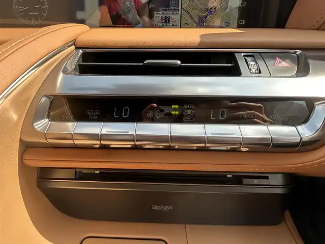 レクサス ＬＣ 500h Lパッケージ 愛知県 2019(平31)年 5.5万km ラディアントレッドコントラストレイヤリング スマートキー/プッシュスタート/ガラスルーフ/マークレビンソンサウンド/純正メーカーナビ/フルセグTV（キャンセラー付き）/BT/バックカメラ/ビルトインETC/純正21インチAW/純正キャリパー/レクサスセーフティセンス/BSM/HUD/レーダークルーズコントロール/クリアランスソナー/前後ドライブレコーダー/レザーシート/前席パワーシート（D席メモリー付き）/前席シートヒーター /エアシート/ハンドルヒーター /純正フロアマット/取説、保証書/スペアキー