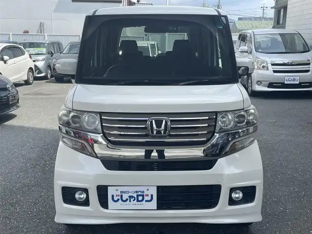 ホンダ Ｎ ＢＯＸ カスタム G ターボSSパッケージ 愛知県 2013(平25)年 3万km プレミアムホワイトパール (株)IDOMが運営する【じしゃロン豊川店】の自社ローン専用車両になります。こちらは現金またはオートローンご利用時の価格です。自社ローンご希望の方は別途その旨お申付け下さい/ 社外メモリナビ/　◯ CD再生機能/　◯ DVD再生機能/　◯ BT対応/　◯ フルセグTV/ バックカメラ/ ETC/ 両側パワースライドドア/ 革巻ハンドル/ ステアリングスイッチ/ パドルシフト/ クルーズコントロール/ ドアバイザー/ ウインカーミラー/ 純正フロアマット