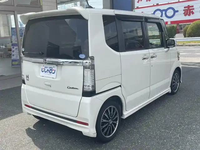 ホンダ Ｎ ＢＯＸ カスタム G ターボSSパッケージ 愛知県 2013(平25)年 3万km プレミアムホワイトパール (株)IDOMが運営する【じしゃロン豊川店】の自社ローン専用車両になります。こちらは現金またはオートローンご利用時の価格です。自社ローンご希望の方は別途その旨お申付け下さい/ 社外メモリナビ/　◯ CD再生機能/　◯ DVD再生機能/　◯ BT対応/　◯ フルセグTV/ バックカメラ/ ETC/ 両側パワースライドドア/ 革巻ハンドル/ ステアリングスイッチ/ パドルシフト/ クルーズコントロール/ ドアバイザー/ ウインカーミラー/ 純正フロアマット
