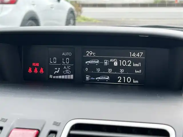 スバル フォレスター 2．0XT アイサイト 群馬県 2015(平27)年 10.4万km クリスタルホワイトP (株)IDOMが運営する【じしゃロン伊勢崎店】の自社ローン専用車両になりますこちらは現金またはオートローンご利用時の価格です。自社ローンご希望の方は別途その旨お申付け下さい/ナビ　/フルセグＴＶ　/BT/CD/DVD/SD/USB/ＳＴＩエアロ付き　/バックカメラ　/ドライブレコーダー　/追従型クルーズコントロール　/ハーフレザーシート　/シートヒーター　/パワーシート　/ＳＴＩマフラー　/衝突被害軽減システム　/ＡＡＣ/オートライト/レーンキープアシスト/純正18インチアルミホイール/純正フロアマット