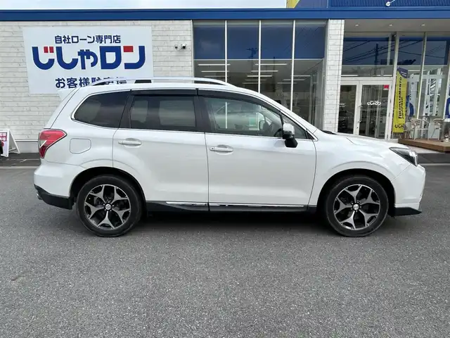 スバル フォレスター 2．0XT アイサイト 群馬県 2015(平27)年 10.4万km クリスタルホワイトP (株)IDOMが運営する【じしゃロン伊勢崎店】の自社ローン専用車両になりますこちらは現金またはオートローンご利用時の価格です。自社ローンご希望の方は別途その旨お申付け下さい/ナビ　/フルセグＴＶ　/BT/CD/DVD/SD/USB/ＳＴＩエアロ付き　/バックカメラ　/ドライブレコーダー　/追従型クルーズコントロール　/ハーフレザーシート　/シートヒーター　/パワーシート　/ＳＴＩマフラー　/衝突被害軽減システム　/ＡＡＣ/オートライト/レーンキープアシスト/純正18インチアルミホイール/純正フロアマット