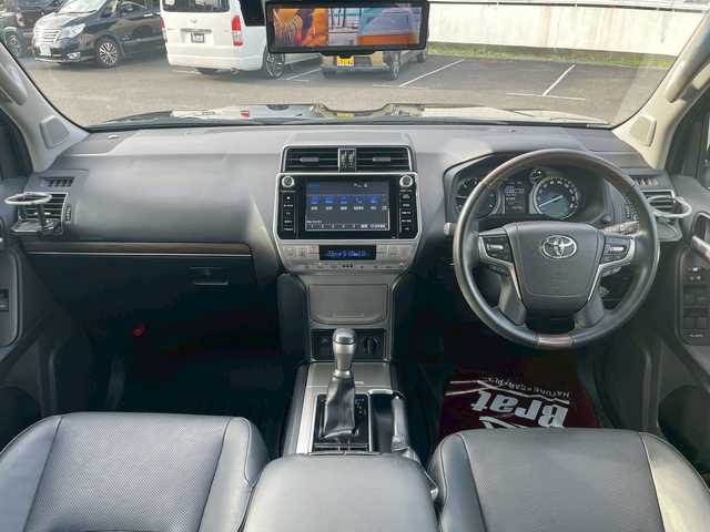 トヨタ ランドクルーザー プラド TX Lパッケージ 宮崎県 2018(平30)年 4.7万km アティチュードブラックマイカ ルーフレール　/純正ＳＤナビ/DVD・ブルーレイ再生　/フルセグTV/Bluetooth接続/全方位カメラ　/デジタルインナーミラー　/Ｆドライブレコーダー　/ＥＴＣ２．０　/前席シートヒーター・エアコン　/社外立体フロアマット　/ドアメッキモール