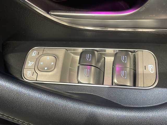 メルセデス・ベンツ ＧＬＥ３００ｄ 4MATIC AMGライン 新潟県 2019(令1)年 4.8万km ダイヤモンドホワイト オプション/パノラミックスライディングルーフ/レザーエクスクルーシブパッケージ/・本革シート/・シートベンチレーター/・Burmesterサラウンドサウンドシステム/・ヘッドアップディスプレイ/AMGライン/・マルチビームLEDヘッドライト/・アダプティブハイビームアシストプラス/・20インチAMG5ツインスポークAW/・後席シートヒーター/標準装備/アンビエントライト64色/レーダーセーフティーパッケージ/・アクティブブラインドスポットアシスト/・アクティブレーンキーピングアシスト/・アクティブレーンチェンジングアシスト/360度カメラシステム/アクティブパーキングアシスト/12.3インチワイドディスプレイ/・Bluetooth/・フルセグTV/・AM/FM/ドライブレコーダー/ETC