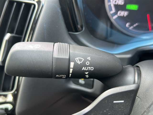 トヨタ クラウン ハイブリッド RS 広島県 2018(平30)年 9.8万km ホワイトパールクリスタルシャイン トヨタセーフティセンス/・プリクラッシュセーフティ/・レーンキープアシスト/・オートマチックハイビーム/純正SDナビ/CD/DVD/フルセグ/Bluetooth/バックカメラ/ビルトインETC2.0/レーダークルーズコントロール/前席パワーシート/前席シートヒーター/純正18インチアルミホイール/コーナーセンサー/LEDヘッドライト/フォグランプ/スマートキー/スペアキー/プッシュスタート