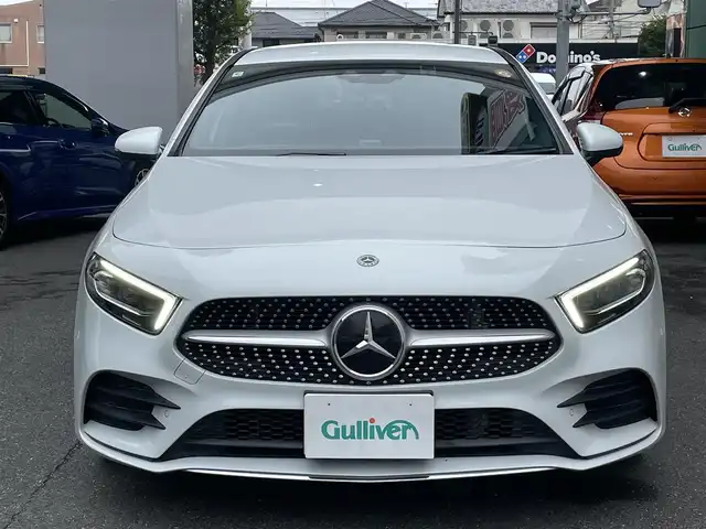 メルセデス・ベンツ Ａ２５０ 4MATIC AMGライン 愛知県 2020(令2)年 8.8万km デジタルホワイト 4WD/ナビゲーションパッケージ〈MOP〉/・コネクティッドナビ/・地デジTV/・トラフィックサインアシスト/・自動再発進機能/・アクティブステアリングアシスト/レーダーセーフティパッケージ〈MOP〉/・アクティブブレーキアシスト/・アクティブディスタンスアシストディストロニック/・PRE-SAFEプラス/・アクティブブラインドスポットアシスト/・アクティブレーンキープアシスト/10.25型ワイドディスプレイ／メルセデスミーコネクト/10.25型コクピットディスプレイ/黒合皮／スエード調コンビスポーツシート/前席パワーシート(運転席イージーエントリー)/前席シートヒーター/ディンプルナッパ革巻きフラットボトムステアリング/マルチビームLEDヘッドライト/アダプティブハイビームアシストプラス/純正18インチAMG5本スポークAW/パークトロニック/アクティブパーキングアシスト/リアクロストラフィックアラート/キーレスゴー
