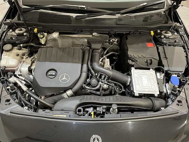 メルセデス・ベンツ Ａ１８０ スタイル AMGライン 新潟県 2019(平31)年 3.3万km コスモスブラック レーダーセーフティパッケージ/・アクティブディスタンスアシスト・ディストロニック/・アクティブブレーキアシスト/・アクティブステアリングアシスト/AMGレザーエクスクルーシブパッケージ/・アンビエントライト（64色）/・アルミニウムインテリアトリム/アドバンスドパッケージ/・360°カメラシステム/・ヘッドアップディスプレイ/・アドバンスドサラウンドシステム/サンルーフ/ESP/ワイヤレスチャージング/Bluetooth/TV/AM/FM/ドライブレコーダー/メモリー付フルパワーシート/シートヒーター/クルーズコントロール＆可変スピードリミッター/ETC2.0
