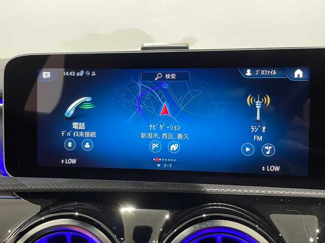 メルセデス・ベンツ Ａ１８０ スタイル AMGライン 新潟県 2019(平31)年 3.3万km コスモスブラック レーダーセーフティパッケージ/・アクティブディスタンスアシスト・ディストロニック/・アクティブブレーキアシスト/・アクティブステアリングアシスト/AMGレザーエクスクルーシブパッケージ/・アンビエントライト（64色）/・アルミニウムインテリアトリム/アドバンスドパッケージ/・360°カメラシステム/・ヘッドアップディスプレイ/・アドバンスドサラウンドシステム/サンルーフ/ESP/ワイヤレスチャージング/Bluetooth/TV/AM/FM/ドライブレコーダー/メモリー付フルパワーシート/シートヒーター/クルーズコントロール＆可変スピードリミッター/ETC2.0