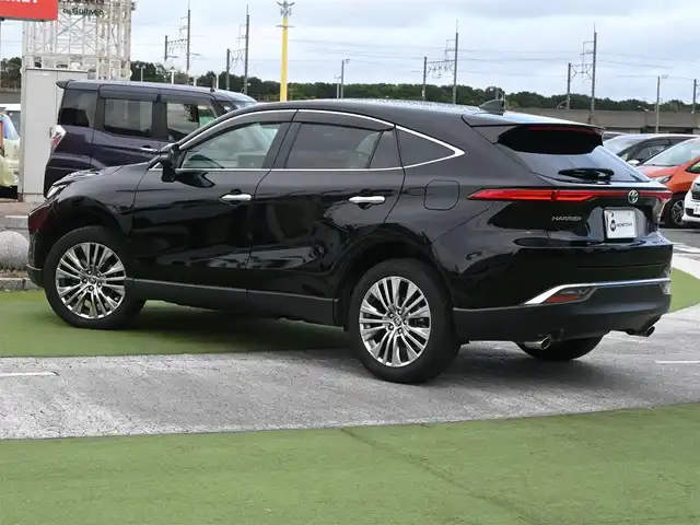 トヨタ ハリアー ハイブリッド Z 千葉県 2020(令2)年 4.7万km ブラック Toyota Safety Sense/・プリクラッシュセーフティ/・レーンディパーチャーアラート/・オートハイビーム/・レーダークルーズコントロール/・ブラインドスポットモニター/ヘッドアップディスプレイ/デジタルインナーミラー/JBLサウンド/12.3インチ純正コネクティッドナビ/地デジTV/【Bluetooth接続】/パノラミックビューモニター/運転席パワーシート/ハーフレザーシート/革巻きステアリング/ステアリングスイッチ/ETC（2.0）/LEDヘッドライト/フォグライト/ウインカーミラー/クリアランスソナー/純正19インチアルミホイル/サイド/カーテン/ニーエアバッグ/スマートキー
