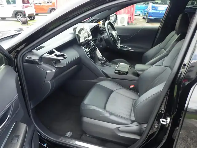 トヨタ ハリアー ハイブリッド Z 千葉県 2020(令2)年 4.7万km ブラック Toyota Safety Sense/・プリクラッシュセーフティ/・レーンディパーチャーアラート/・オートハイビーム/・レーダークルーズコントロール/・ブラインドスポットモニター/ヘッドアップディスプレイ/デジタルインナーミラー/JBLサウンド/12.3インチ純正コネクティッドナビ/地デジTV/【Bluetooth接続】/パノラミックビューモニター/運転席パワーシート/ハーフレザーシート/革巻きステアリング/ステアリングスイッチ/ETC（2.0）/LEDヘッドライト/フォグライト/ウインカーミラー/クリアランスソナー/純正19インチアルミホイル/サイド/カーテン/ニーエアバッグ/スマートキー