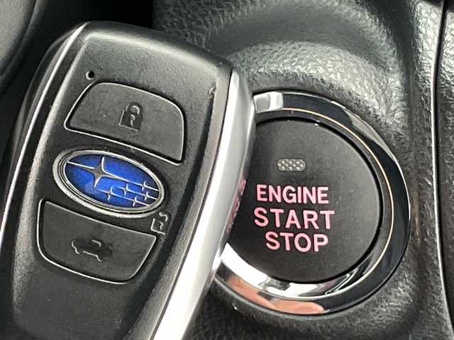 スバル ＸＶ ハイブリッド 2．0e－S アイサイト 愛知県 2021(令3)年 1.9万km クリスタルホワイトP アイサイト/純正8型ナビ/レーダークルーズコントロール/バックカメラ/サイドカメラ/パワーシート/コーナーセンサー/純正アルミホイール/ブラインドスポットモニター/LEDヘッドライト/パドルシフト/オートライト/ドライブレコーダー/ETC/衝突軽減システム/フルセグ/CD DVD/Bluetooth/ステアリングスイッチ/スマートキー/プッシュスタート